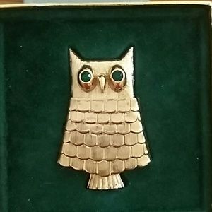 Gold Owl Defuser Pin